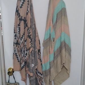 Set of 2 lightweight flowy sweaters